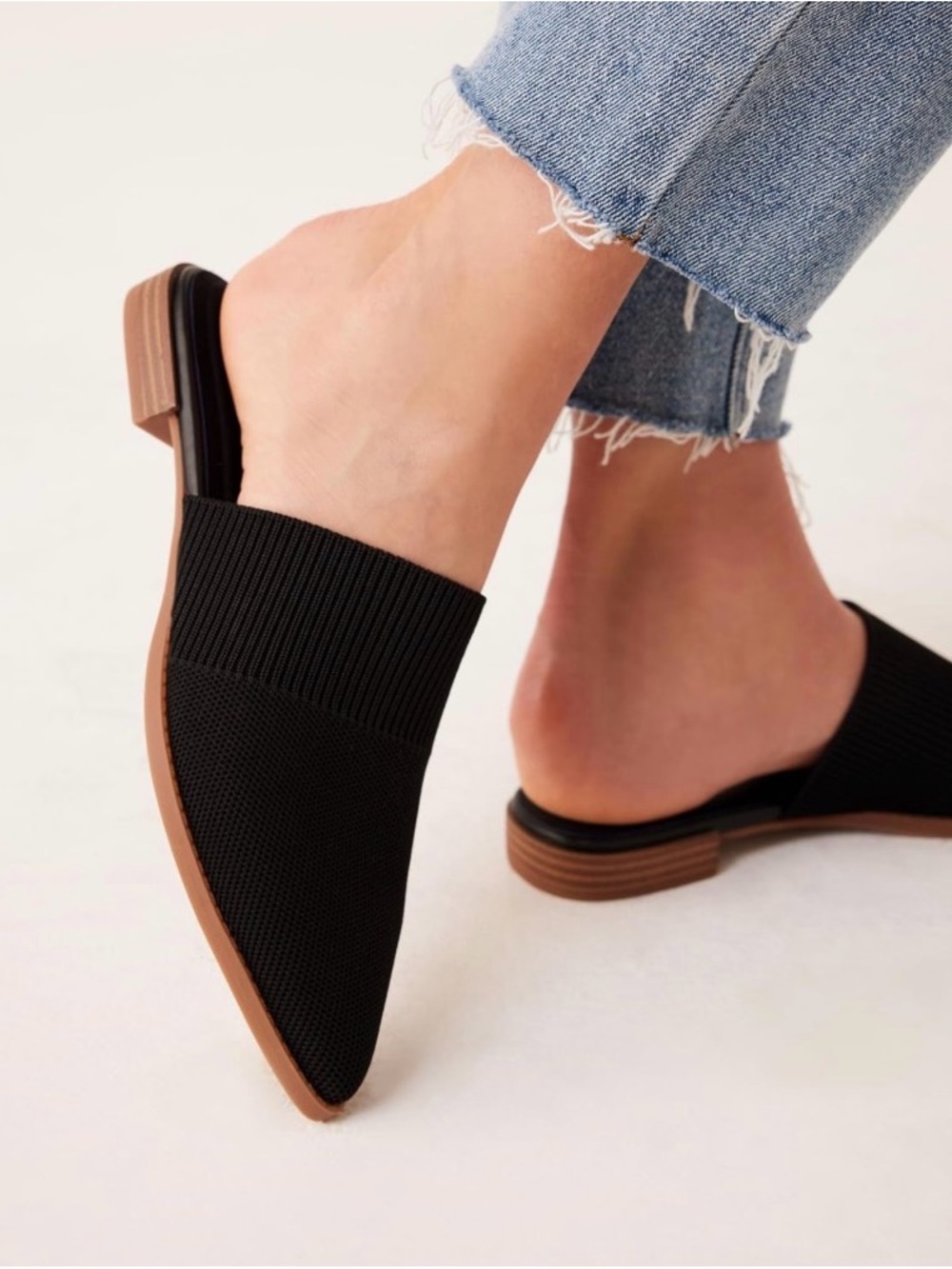 Anne Klein IFlex Black Pointed Knit Mules Size 7 - Picture 2 of 8